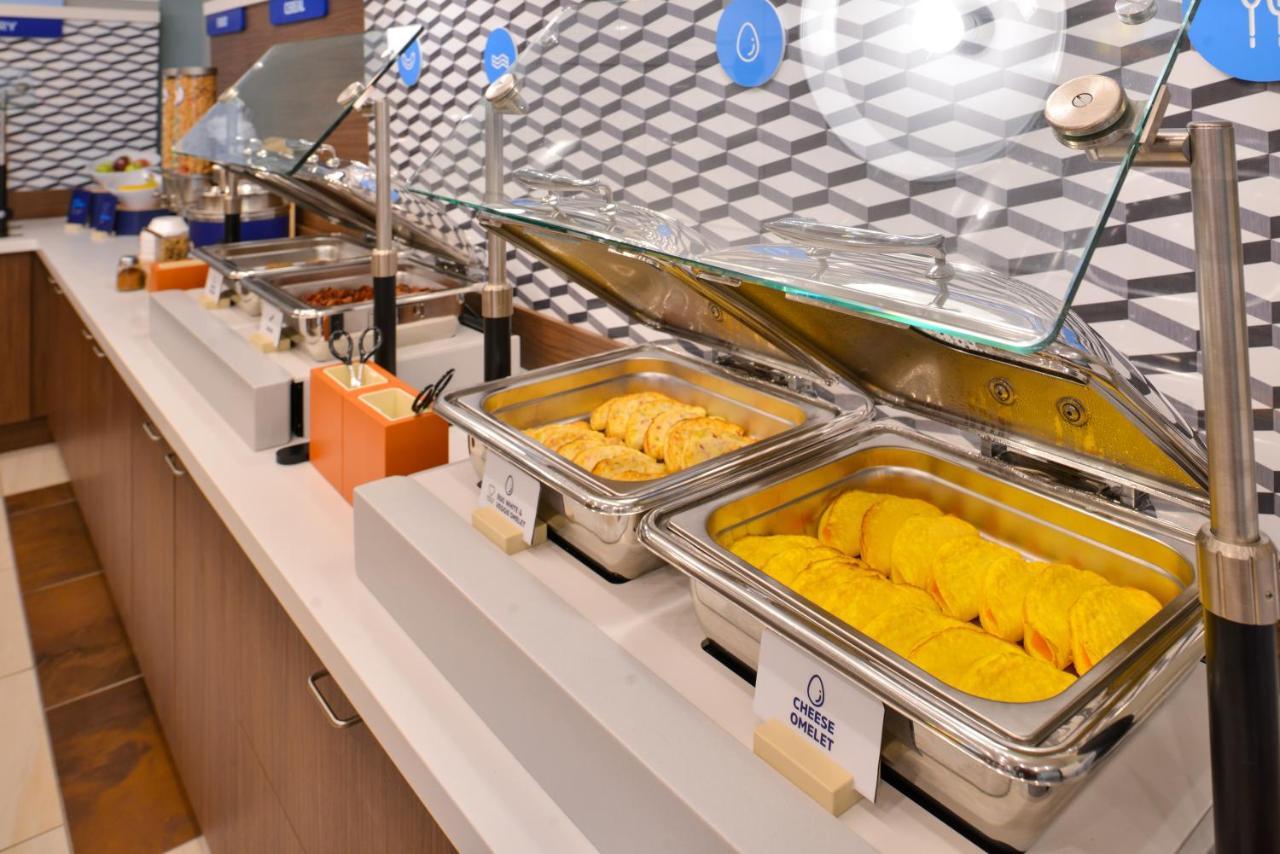 Holiday Inn Express & Suites - Canton By Ihg Eksteriør bilde