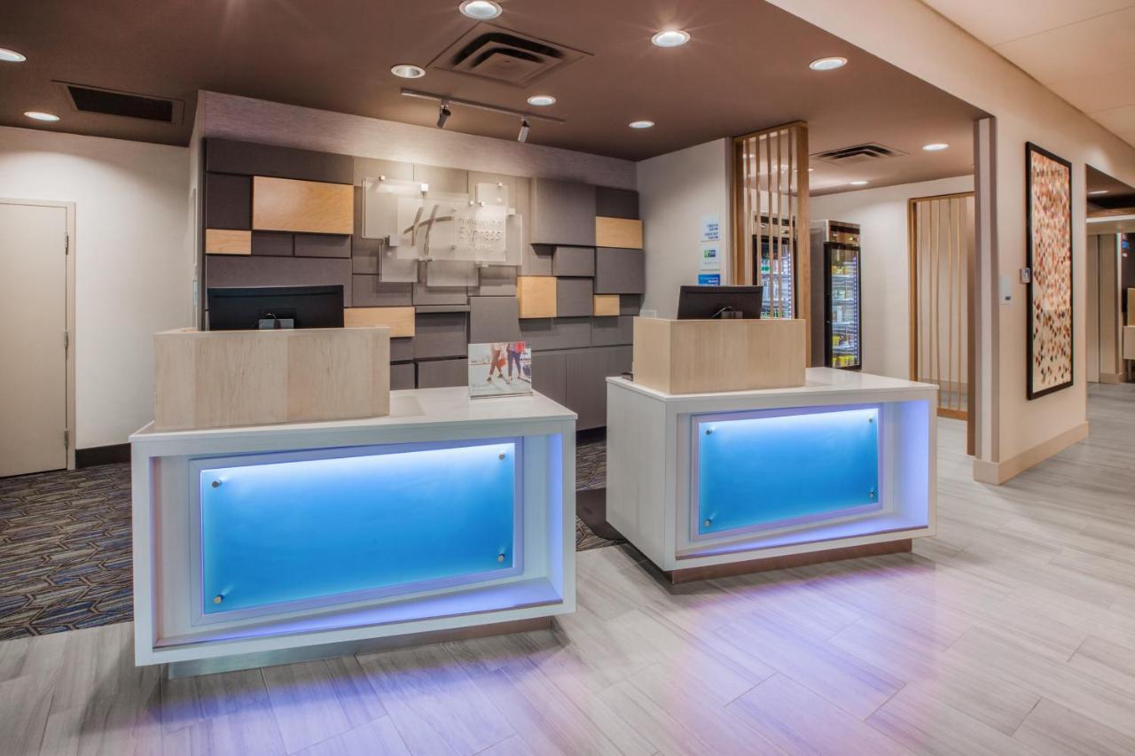 Holiday Inn Express & Suites - Canton By Ihg Eksteriør bilde