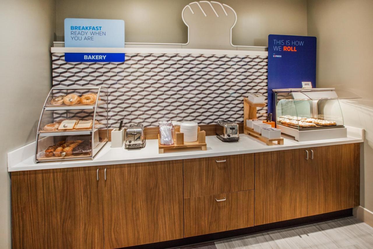 Holiday Inn Express & Suites - Canton By Ihg Eksteriør bilde