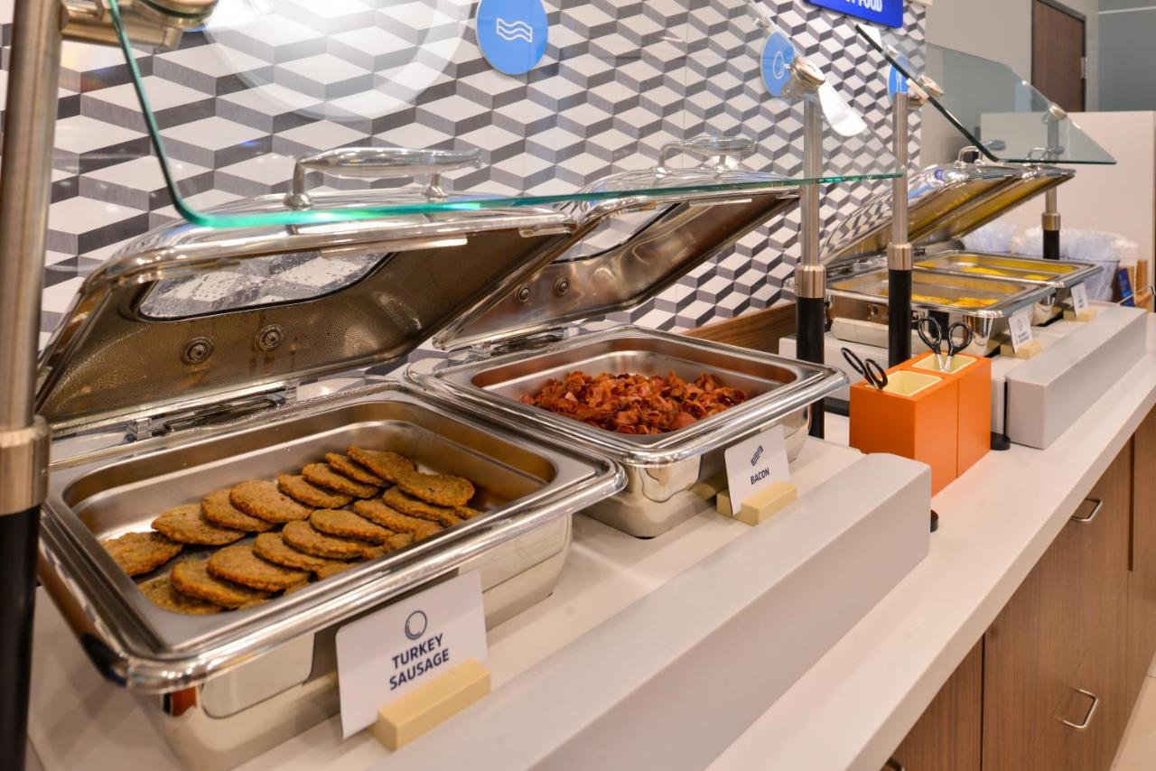 Holiday Inn Express & Suites - Canton By Ihg Eksteriør bilde